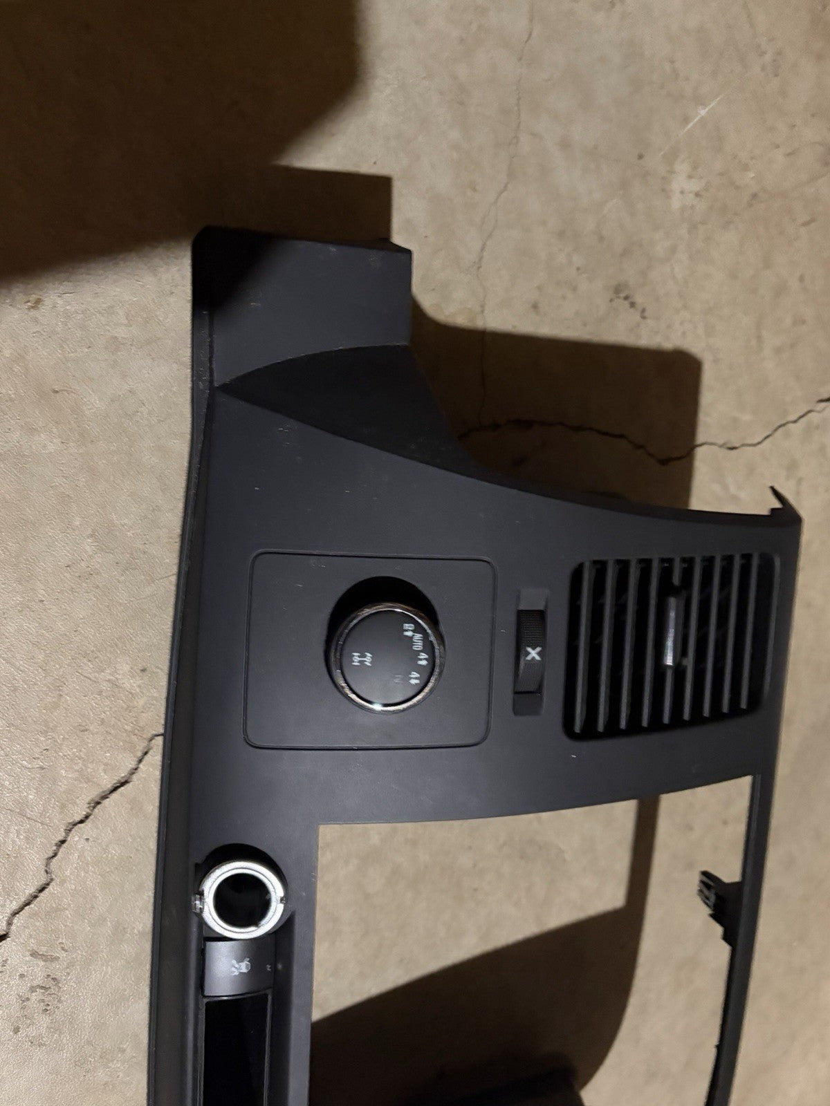 07-13 Silverado Sierra Dash Radio Climate Control Bezel Trim 4X4 Switch USB