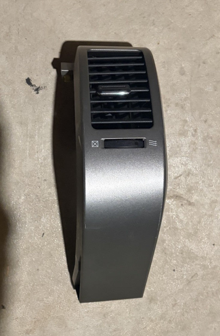 2004-2009 Toyota Prius Dash Right Outer AC A/C Air Vent Grille 55660-47020 OEM