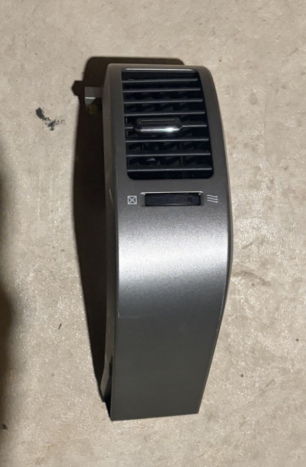 2004-2009 Toyota Prius Dash Right Outer AC A/C Air Vent Grille 55660-47020 OEM