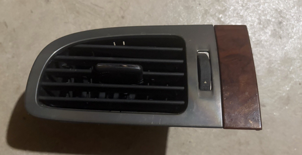 2007-2014 Chevrolet Silverado Yukon Passenger Side Vent Assembly Wood Grain Oem