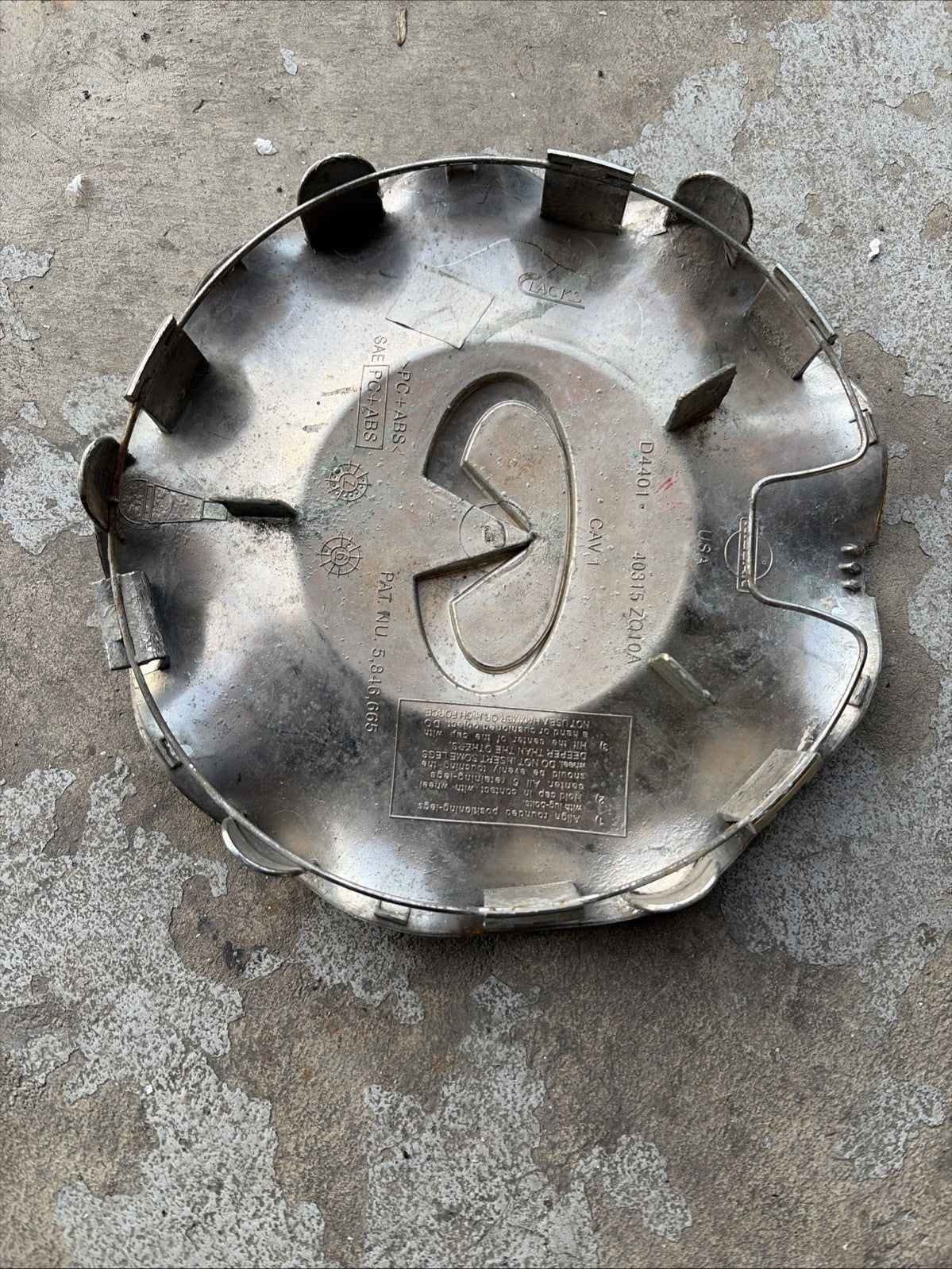 2008-2010 Infiniti QX56 Center Cap Hubcap 40315ZQ10A