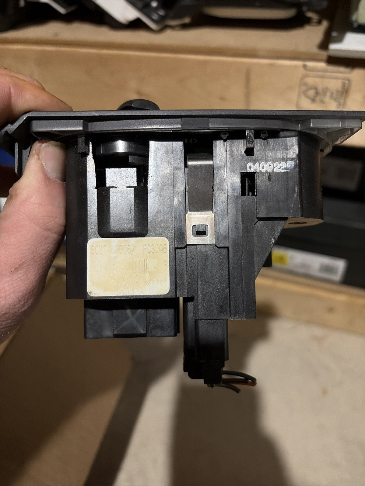 2005-2007 FORD F250 SD F350 SD DASH MNTD HEADLIGHT SWITCH W/ FOG
