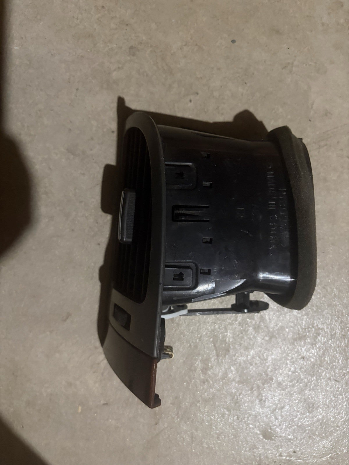 2007-2014 Chevrolet Silverado Yukon Passenger Side Vent Assembly Wood Grain Oem