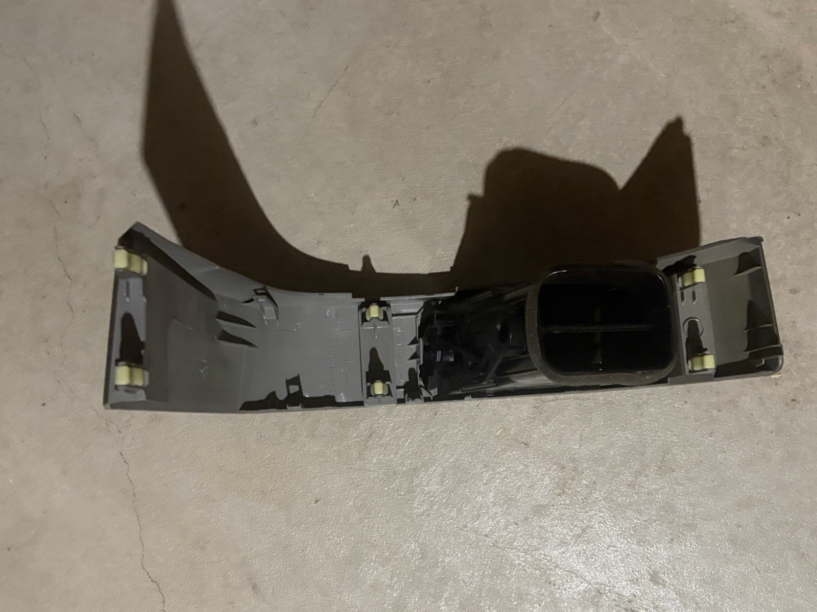 2004 to 2009 Toyota Prius Right Passenger Air Vent Bezel F4321 DG1